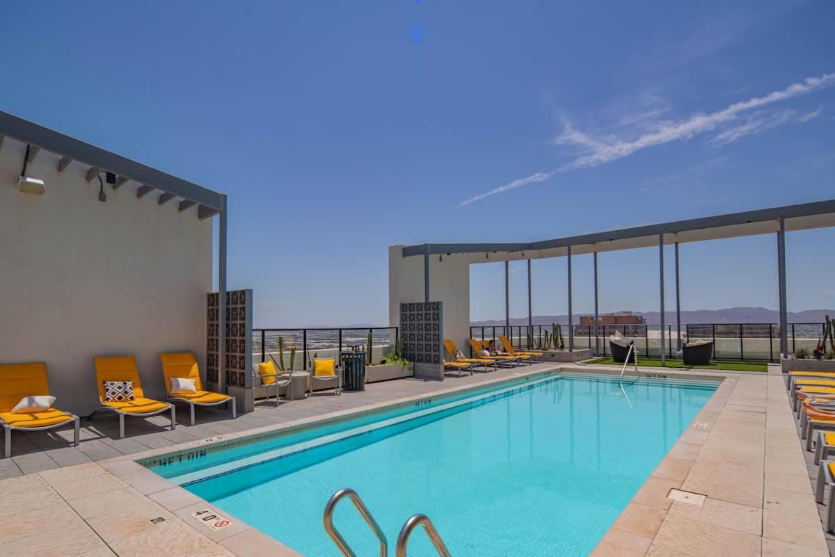 Appartamento Detailed 2Bd, Highrise Dt, Pool, Gym, Parking, Sleeps 8 Phoenix Esterno foto