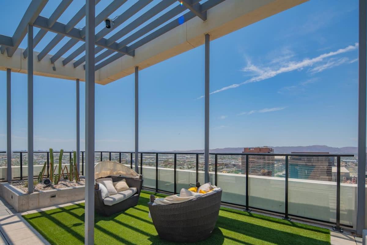 Appartamento Detailed 2Bd, Highrise Dt, Pool, Gym, Parking, Sleeps 8 Phoenix Esterno foto