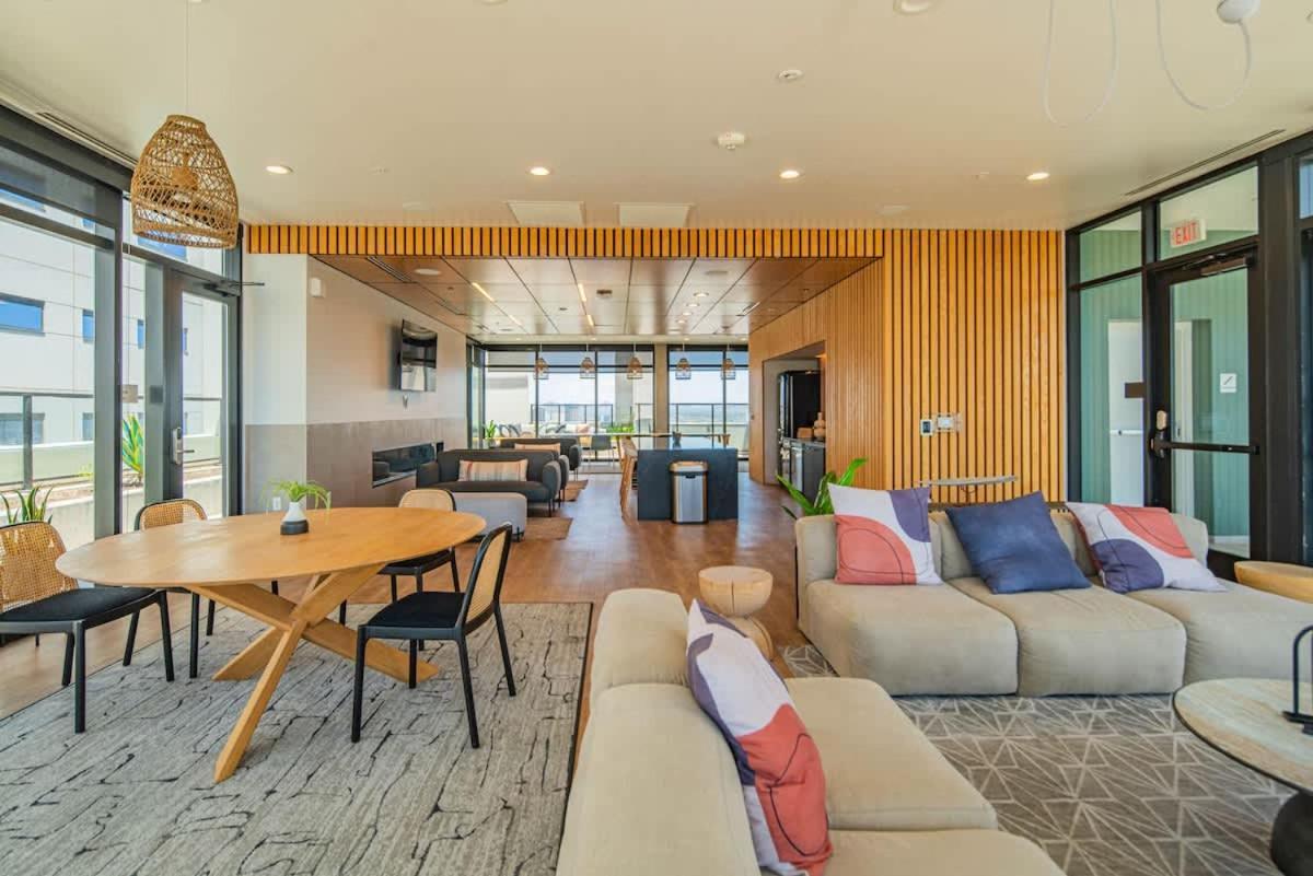 Appartamento Detailed 2Bd, Highrise Dt, Pool, Gym, Parking, Sleeps 8 Phoenix Esterno foto