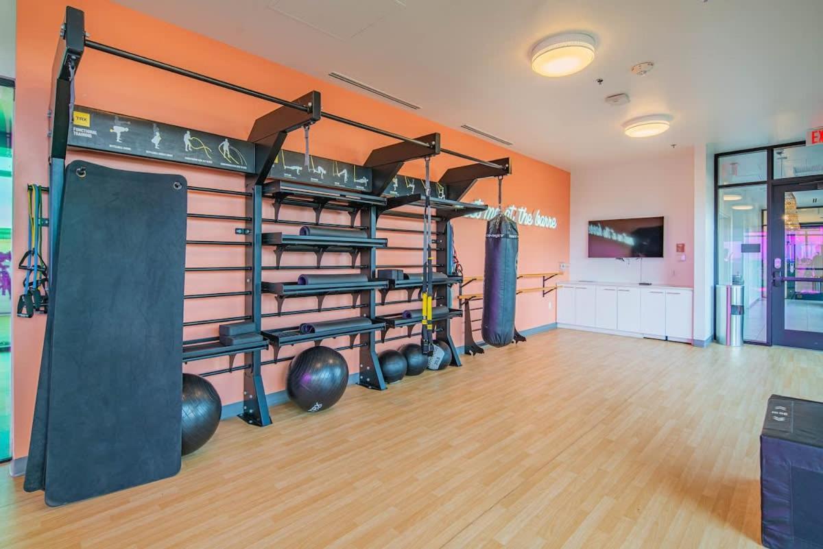 Appartamento Detailed 2Bd, Highrise Dt, Pool, Gym, Parking, Sleeps 8 Phoenix Esterno foto