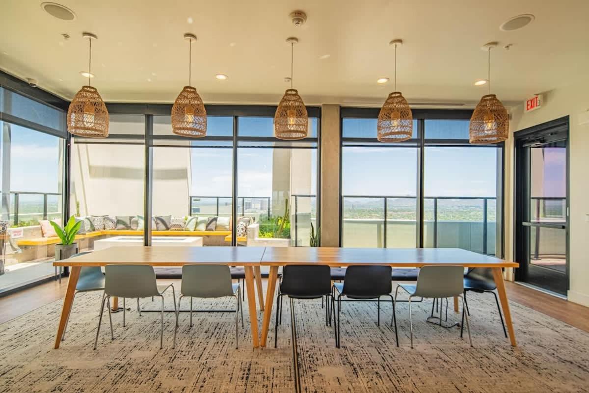 Appartamento Detailed 2Bd, Highrise Dt, Pool, Gym, Parking, Sleeps 8 Phoenix Esterno foto
