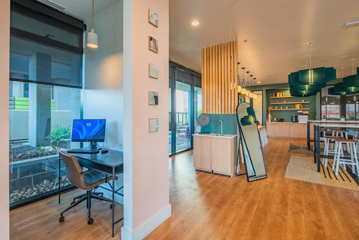 Appartamento Detailed 2Bd, Highrise Dt, Pool, Gym, Parking, Sleeps 8 Phoenix Esterno foto