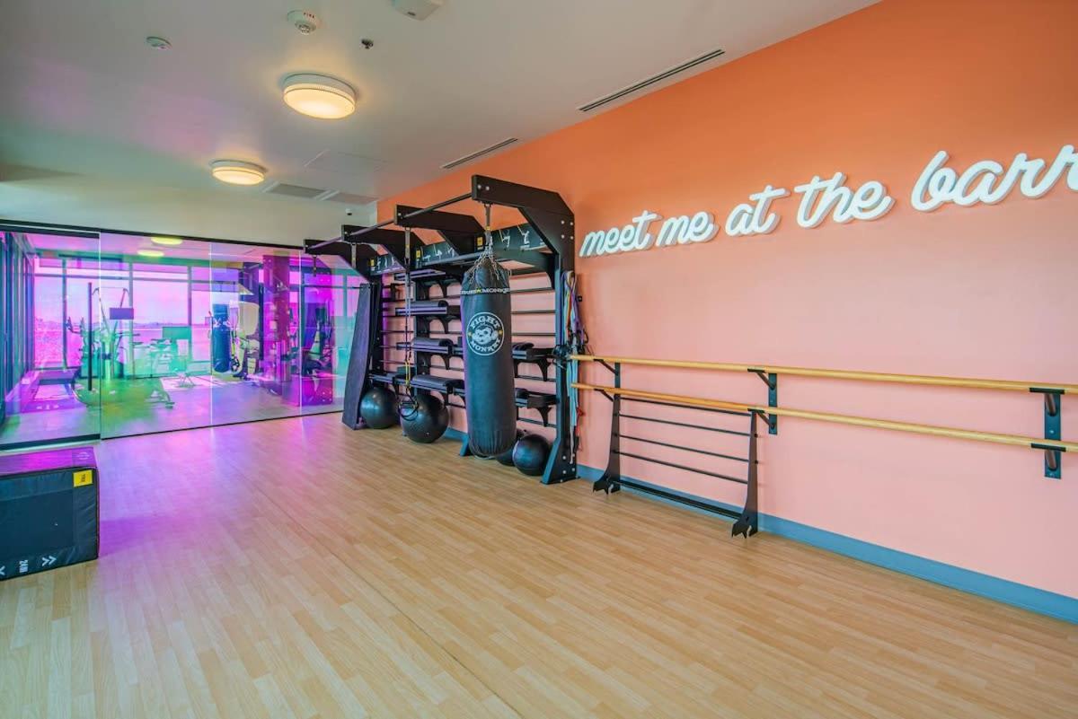 Appartamento Detailed 2Bd, Highrise Dt, Pool, Gym, Parking, Sleeps 8 Phoenix Esterno foto