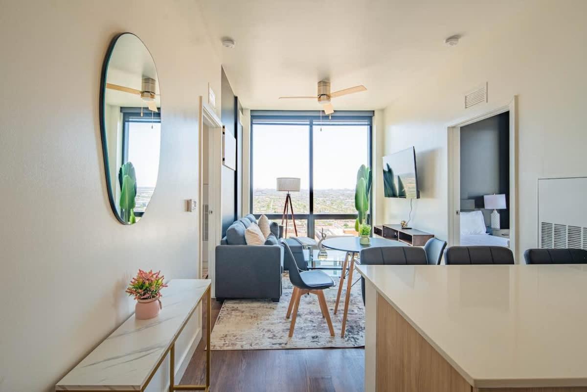 Appartamento Detailed 2Bd, Highrise Dt, Pool, Gym, Parking, Sleeps 8 Phoenix Esterno foto