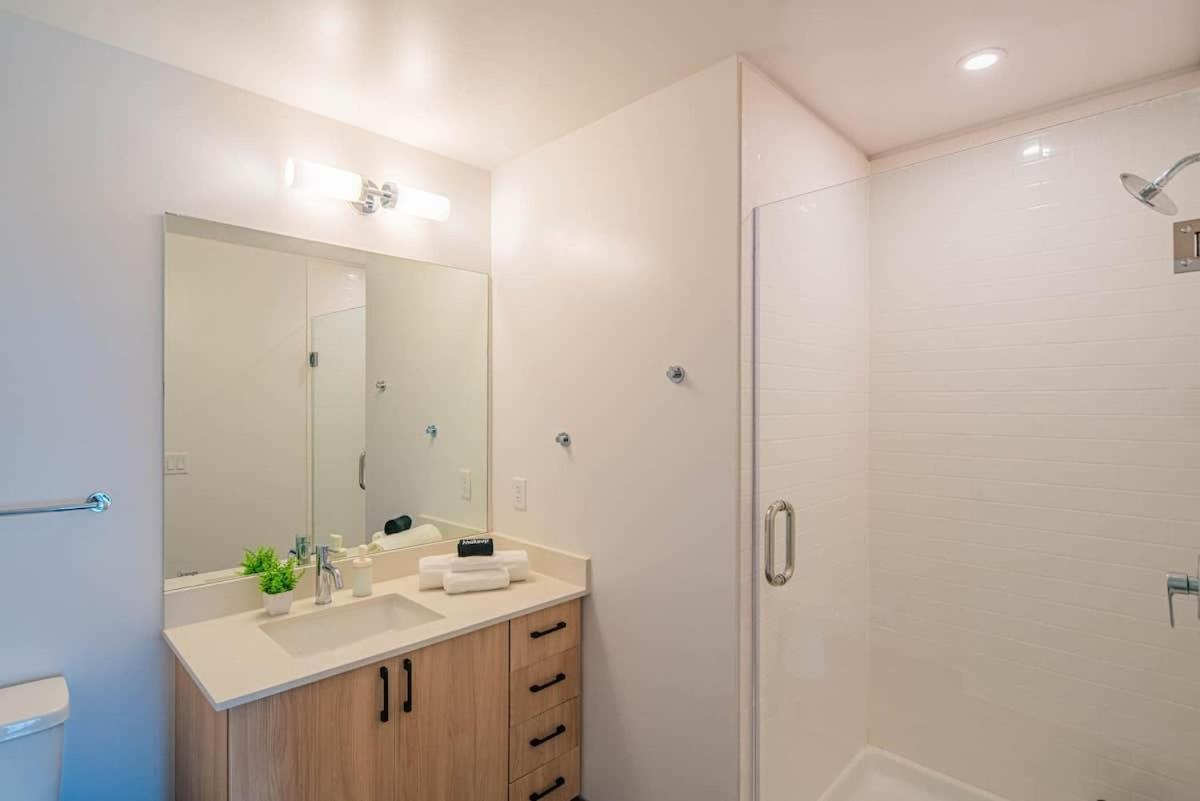 Appartamento Detailed 2Bd, Highrise Dt, Pool, Gym, Parking, Sleeps 8 Phoenix Esterno foto