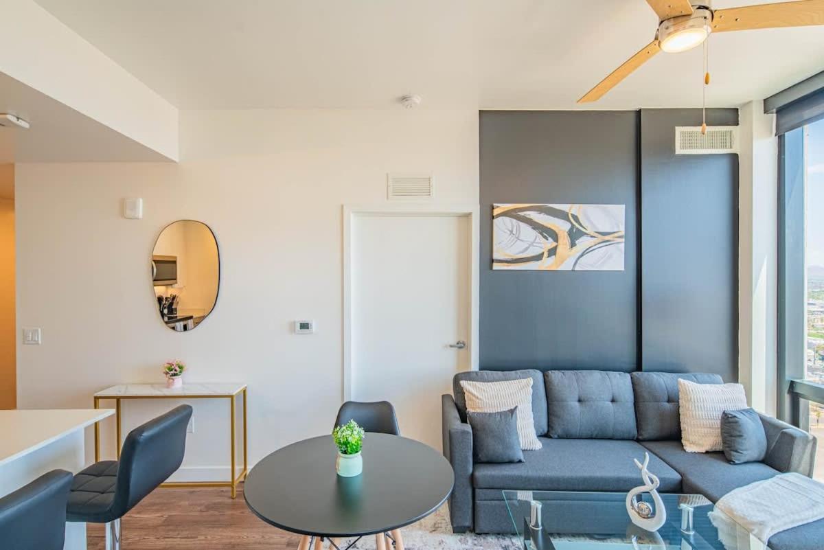 Appartamento Detailed 2Bd, Highrise Dt, Pool, Gym, Parking, Sleeps 8 Phoenix Esterno foto