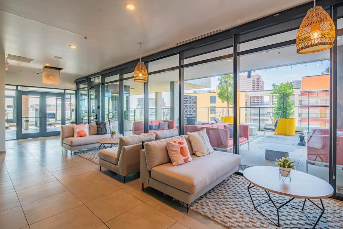 Appartamento Detailed 2Bd, Highrise Dt, Pool, Gym, Parking, Sleeps 8 Phoenix Esterno foto