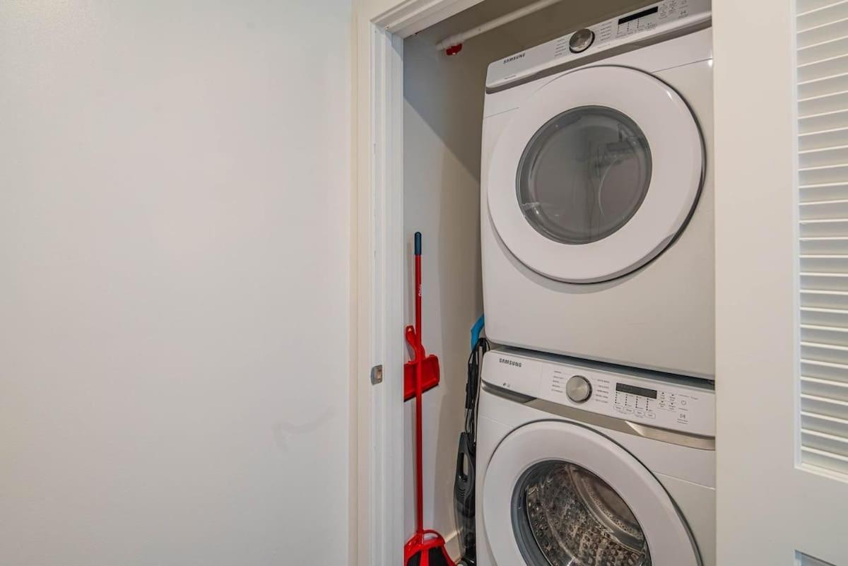 Appartamento Detailed 2Bd, Highrise Dt, Pool, Gym, Parking, Sleeps 8 Phoenix Esterno foto