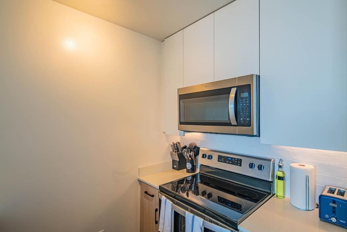 Appartamento Detailed 2Bd, Highrise Dt, Pool, Gym, Parking, Sleeps 8 Phoenix Esterno foto