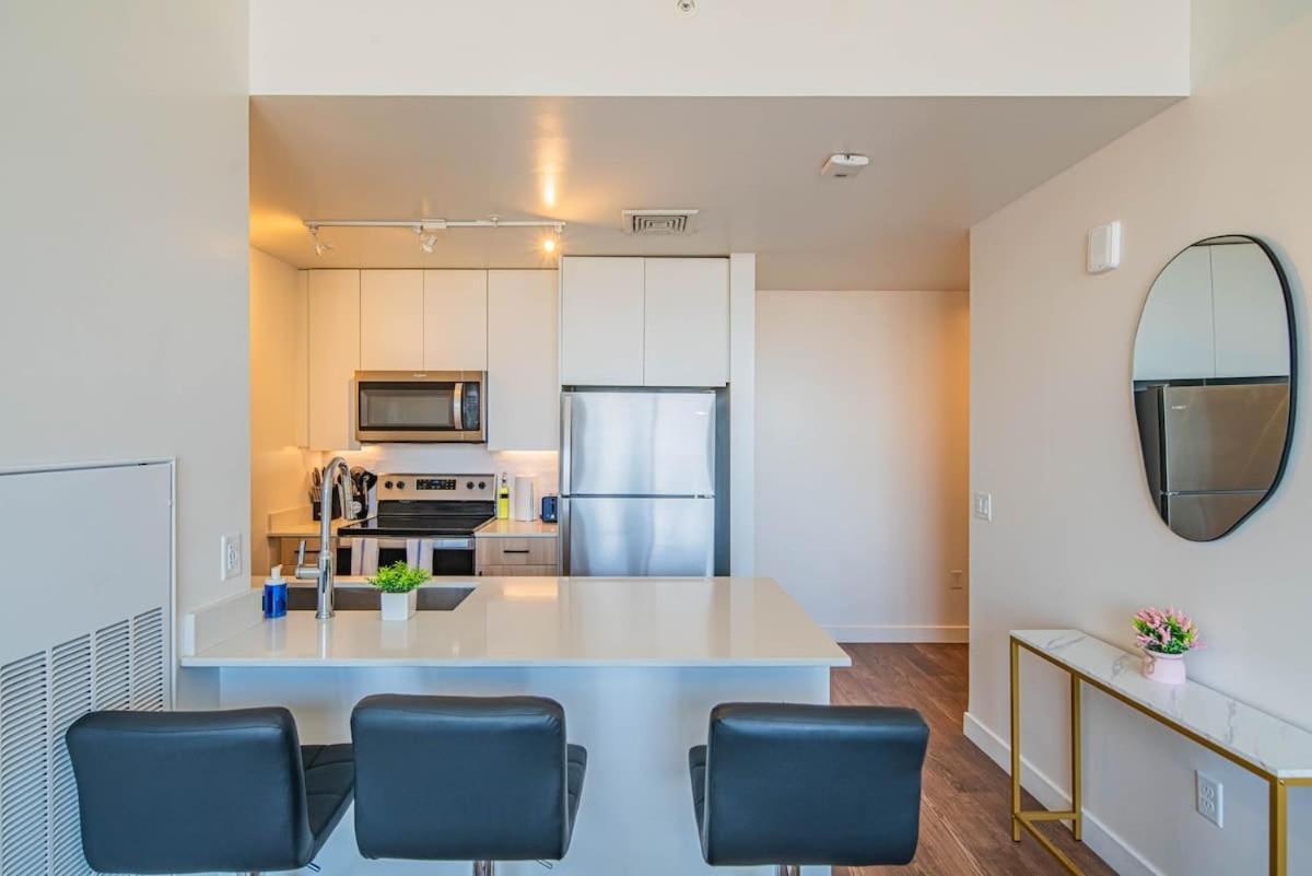 Appartamento Detailed 2Bd, Highrise Dt, Pool, Gym, Parking, Sleeps 8 Phoenix Esterno foto